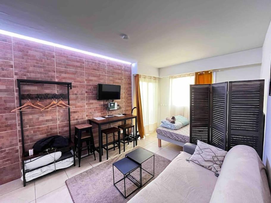 Apartment Parking + Piscine, Confort, Proche Aeroport & *